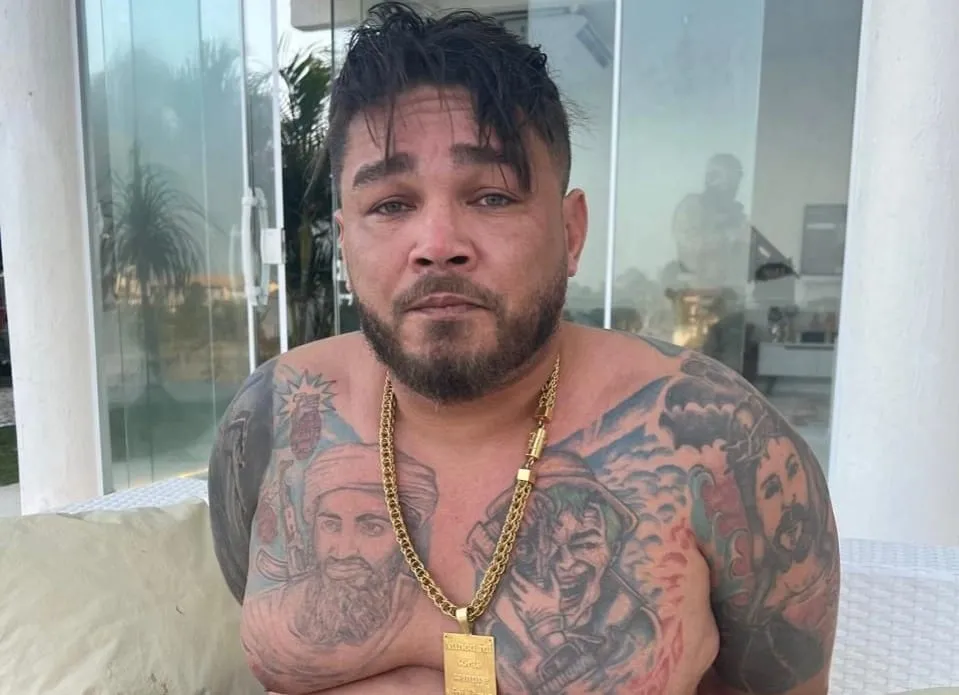 Líder do Bonde dos 40 no PI, 'Léo Gordim' rompe tornozeleira e está foragido no MA