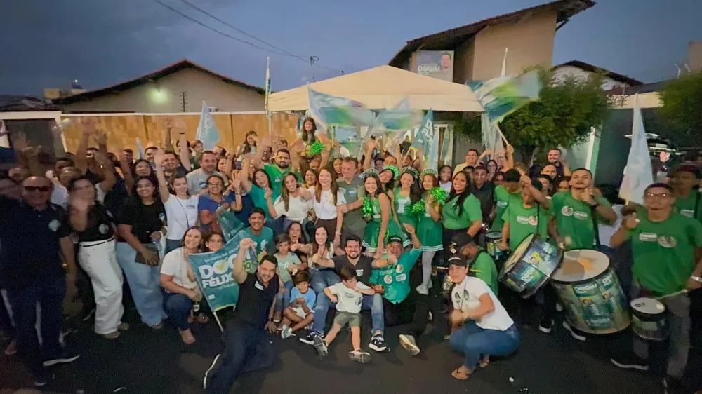 Deputado Dogim Félix inaugura comitê de campanha e realiza adesivaço em Teresina