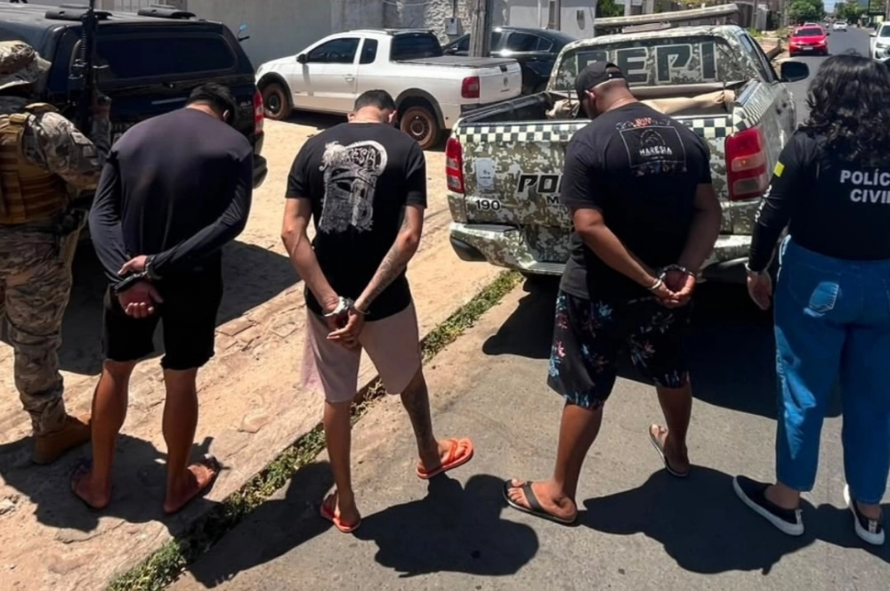 Trio é preso após polícia flagrar mulher sendo forçada a entrar em carro em Picos